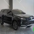 TOYOTA HILUX SW4 2.8 D-4D TURBO DIESEL SRX PLATINUM 7L 4X4 AUTOMÁTICO TOYOTA HILUX SW4 2.8 D-4D TURBO DIESEL SRX PLATINUM 7L 4X4 AUTOMÁTICO