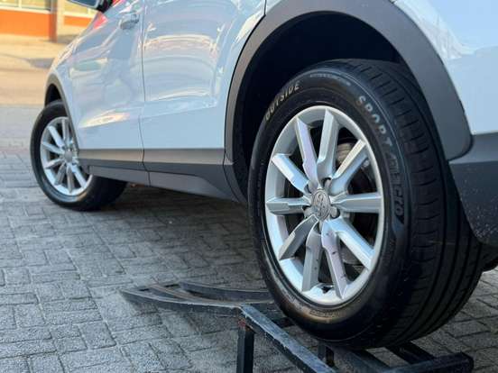 AUDI-Q3-2015