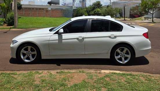 BMW-320i-2014