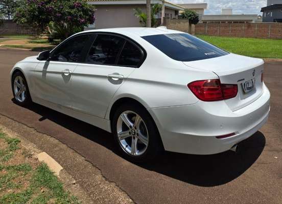 BMW-320i-2014