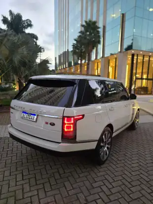 LAND ROVER-RANGE ROVER VOGUE-4.4 AUTOBIOGRAPHY SDV8 4X4 TURBO DIESEL 4P AUTOMÁTICO LAND ROVER-RANGE ROVER VOGUE-2013