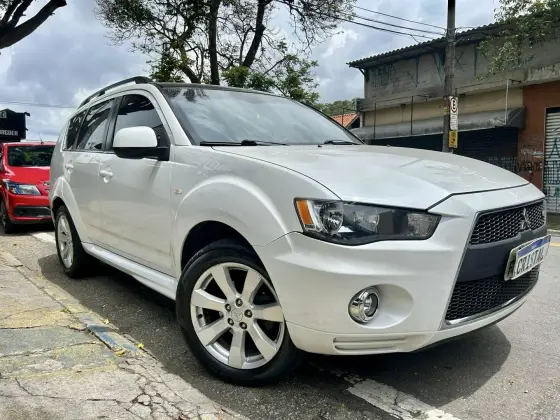 MITSUBISHI OUTLANDER 3.0 GT4 4X4 V6 24V GASOLINA 4P AUTOMÁTICO MITSUBISHI OUTLANDER 3.0 GT4 4X4 V6 24V GASOLINA 4P AUTOMÁTICO