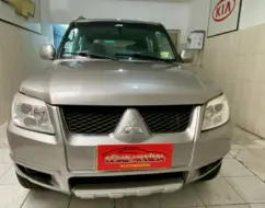 MITSUBISHI PAJERO TR4 2.0 4X2 16V 140CV FLEX 4P MANUAL MITSUBISHI PAJERO TR4 2.0 4X2 16V 140CV FLEX 4P MANUAL