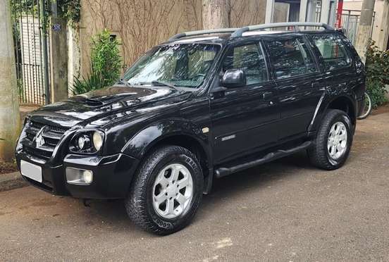 MITSUBISHI-PAJERO-2010