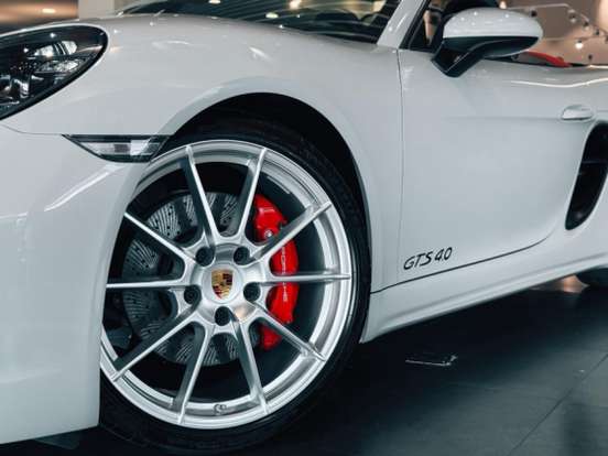 PORSCHE-718-2025