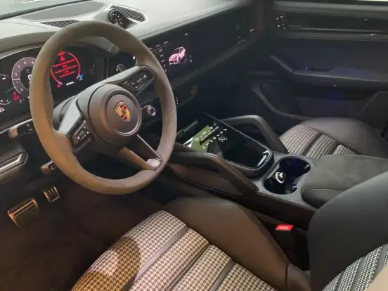 PORSCHE-CAYENNE-4.0 V8 GASOLINA GTS COUPÉ AWD TIPTRONIC S PORSCHE-CAYENNE-2025