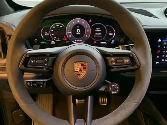 PORSCHE-CAYENNE-4.0 V8 GASOLINA GTS COUPÉ AWD TIPTRONIC S PORSCHE-CAYENNE-2025