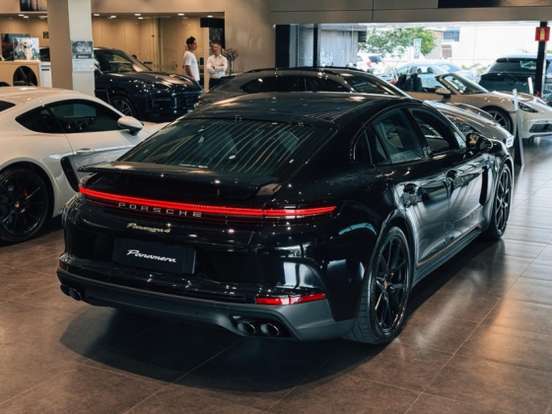 PORSCHE-PANAMERA-2025