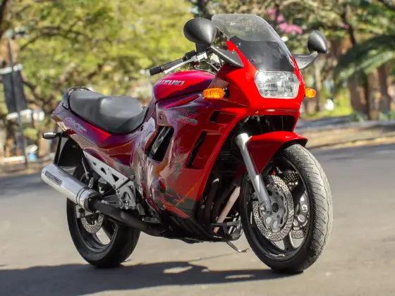 SUZUKI GSX 750 F 