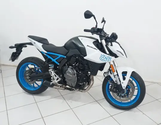 SUZUKI GSX-8S 