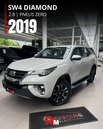 TOYOTA HILUX SW4 2.8 SRX DIAMOND 4X4 7 LUGARES 16V TURBO INTERCOOLER DIESEL 4P AUTOMÁTICO