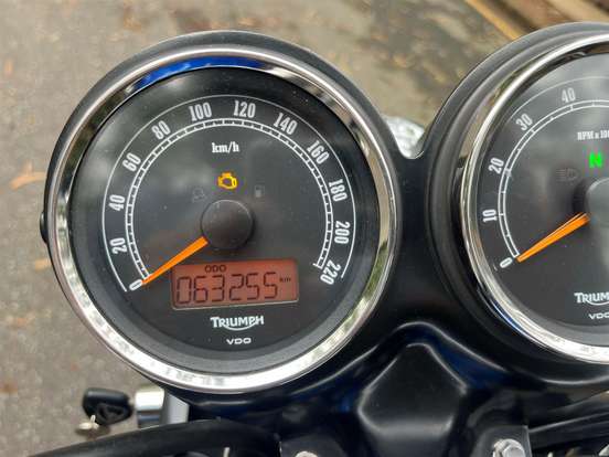 TRIUMPH-BONNEVILLE T 100 865 TRIUMPH-BONNEVILLE T 100 865-2014
