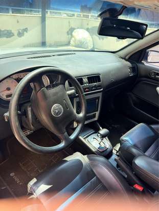 VOLKSWAGEN-GOLF-2011
