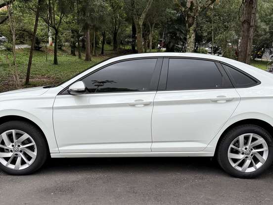 VOLKSWAGEN-JETTA-1.4 250 TSI TOTAL FLEX COMFORTLINE TIPTRONIC VOLKSWAGEN-JETTA-2019