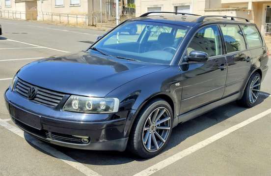 VOLKSWAGEN-PASSAT-2000