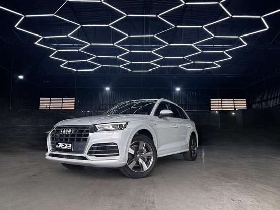 AUDI-Q5-2019