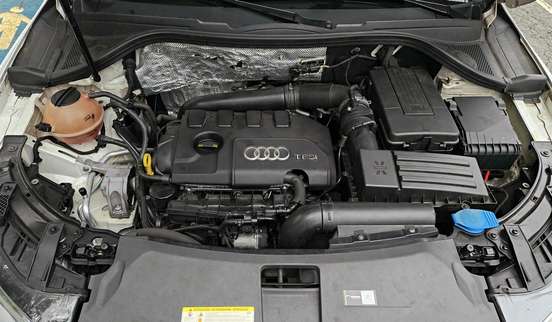 AUDI-Q3-2015