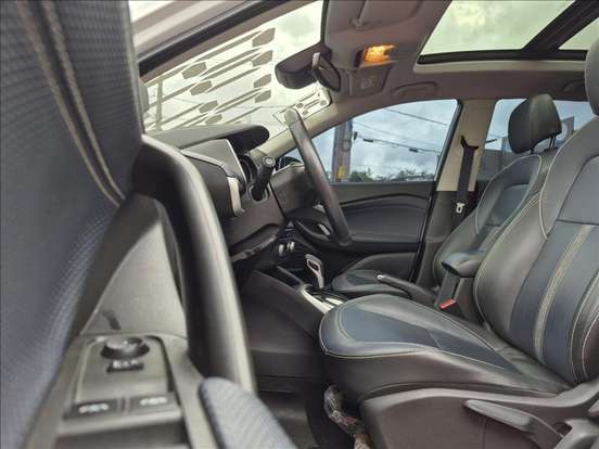 CHEVROLET-TRACKER-2023