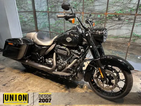 HARLEY-DAVIDSON ROAD KING SPECIAL 
