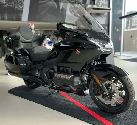 HONDA GL 1800 GOLD WING TOUR 
