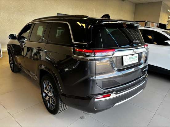 JEEP-COMMANDER-2022