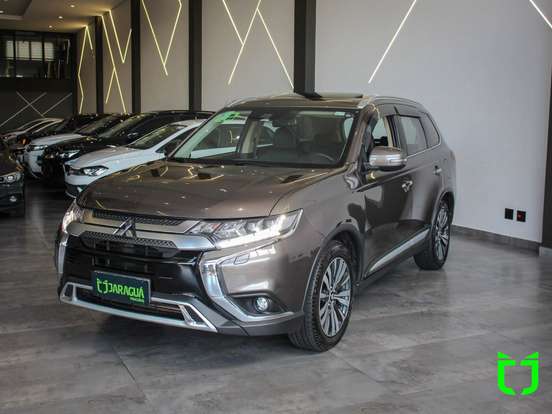 MITSUBISHI-OUTLANDER-2021