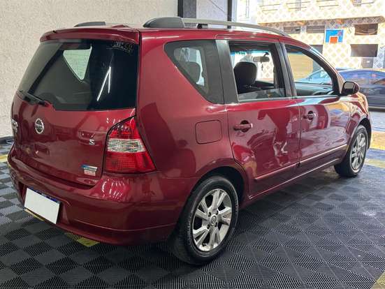 NISSAN-LIVINA-1.8 S 16V FLEX 4P AUTOMÁTICO NISSAN-LIVINA-2014