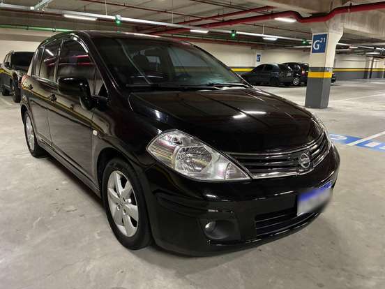NISSAN-TIIDA-2010