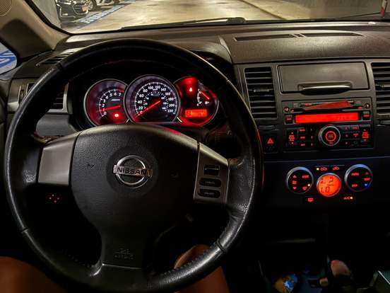 NISSAN-TIIDA-1.8 SL 16V FLEX 4P AUTOMÁTICO NISSAN-TIIDA-2010