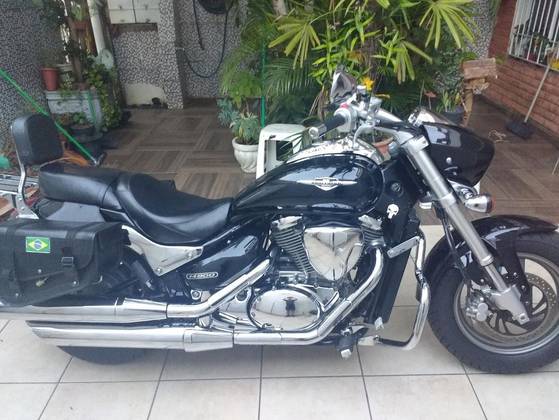 SUZUKI BOULEVARD M800 