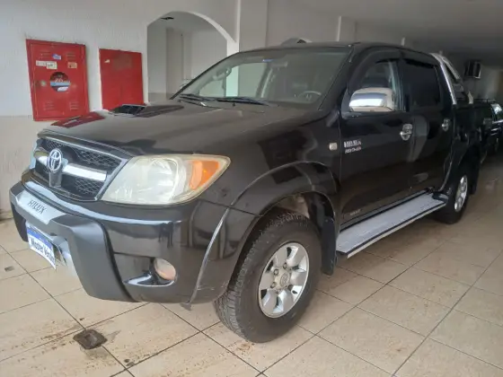 TOYOTA HILUX 3.0 SRV 4X4 CD 16V TURBO INTERCOOLER DIESEL 4P AUTOMÁTICO TOYOTA HILUX 3.0 SRV 4X4 CD 16V TURBO INTERCOOLER DIESEL 4P AUTOMÁTICO