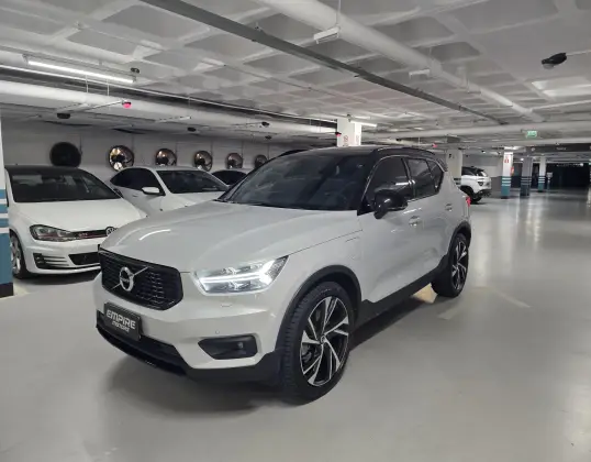 VOLVO XC40 1.5 T5 RECHARGE R-DESIGN GEARTRONIC