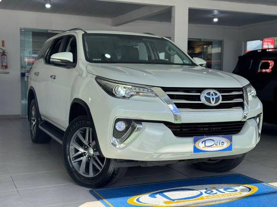 TOYOTA HILUX SW4 2.8 SRX 4X4 16V TURBO INTERCOOLER DIESEL 4P AUTOMÁTICO