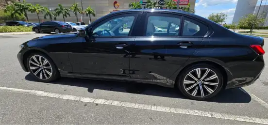BMW-320i-2021