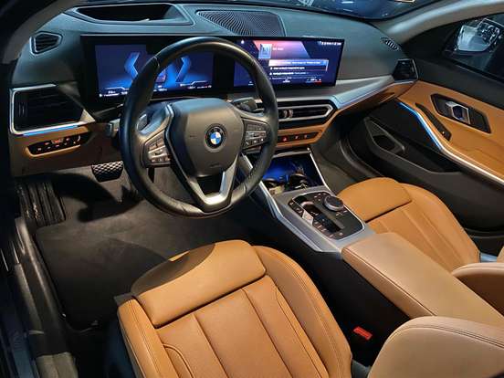 BMW-320i-2023