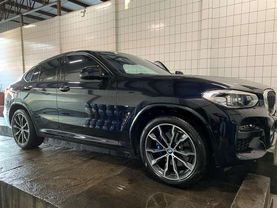 BMW-X4-2021