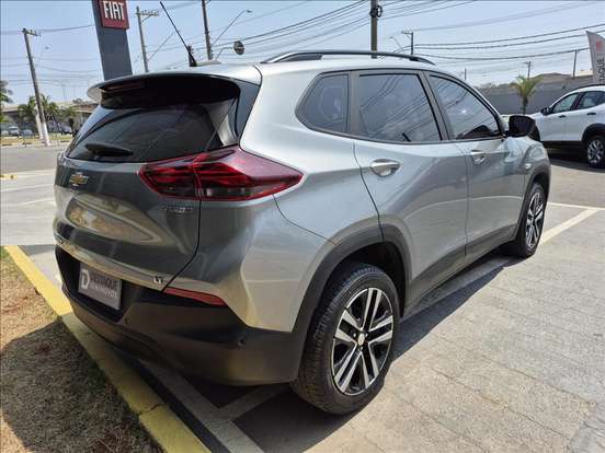 CHEVROLET-TRACKER-2023