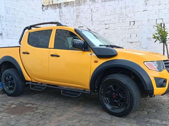 MITSUBISHI-L200 SAVANA-3.2 4X4 16V OFF TURBO INTERCOOLER DIESEL 4P MANUAL MITSUBISHI-L200 SAVANA-2015