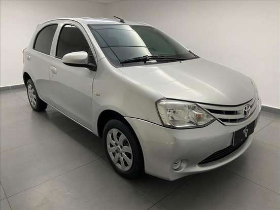 TOYOTA-ETIOS-2016