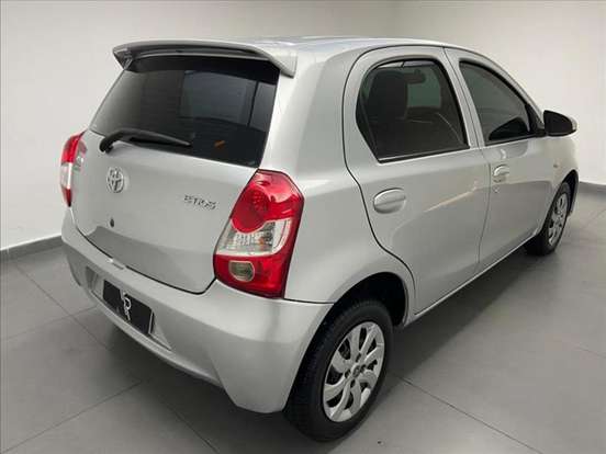 TOYOTA-ETIOS-2016