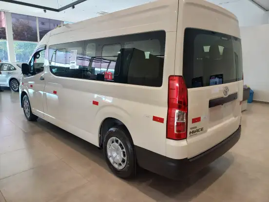TOYOTA-HIACE-2.8 D-4D TURBO DIESEL MINIBUS 15+1 DX AUTOMÁTICO TOYOTA-HIACE-2025