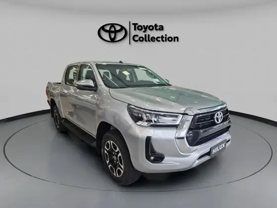 TOYOTA HILUX 2.8 D-4D TURBO DIESEL CD SRV 4X4 AUTOMÁTICO