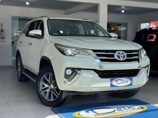 TOYOTA-HILUX SW4-2016