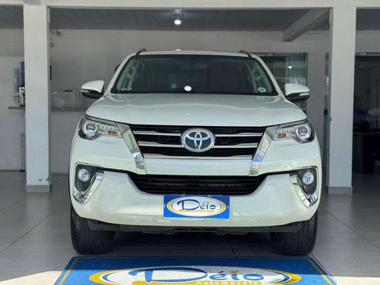 TOYOTA-HILUX SW4-2016