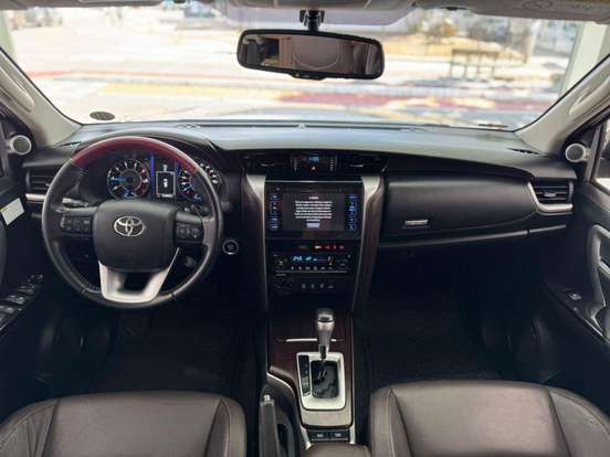 TOYOTA-HILUX SW4-2016