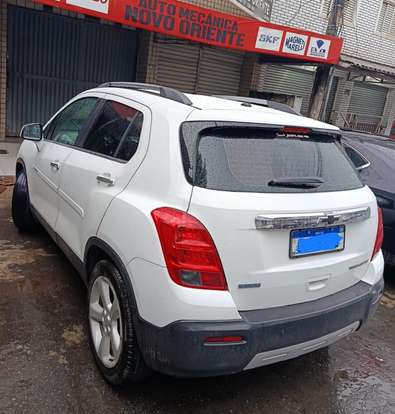 CHEVROLET-TRACKER-2015