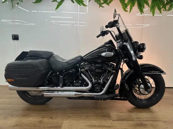 HARLEY-DAVIDSON SOFTAIL HERITAGE CLASSIC 114 