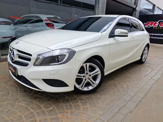 MERCEDES-BENZ A 200 1.6 TURBO 16V FLEX 4P AUTOMÁTICO