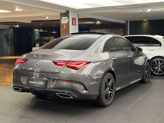 MERCEDES-BENZ-CLA 200-2023