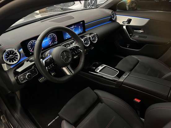 MERCEDES-BENZ-CLA 200-2023